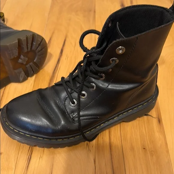 Black Leather Dr Martin Lace-Up Boots - Picture 5 of 9